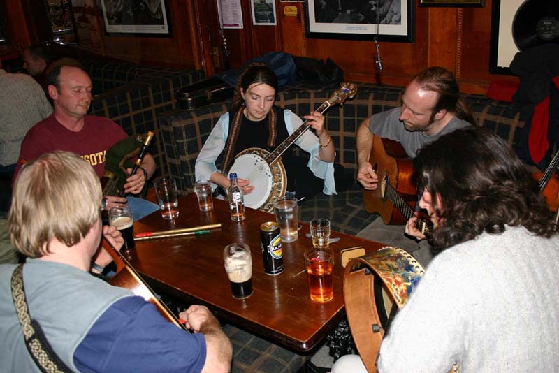 Craic in Doolin.jpg